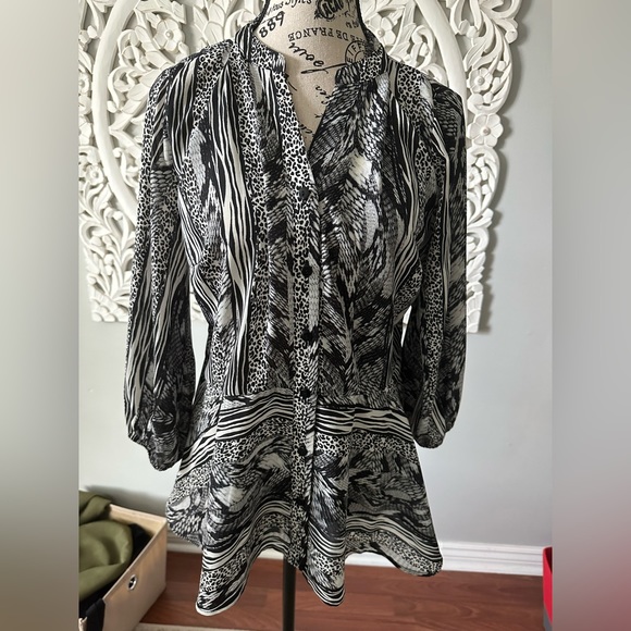 Women’s flown blouse - sm - Picture 2 of 4